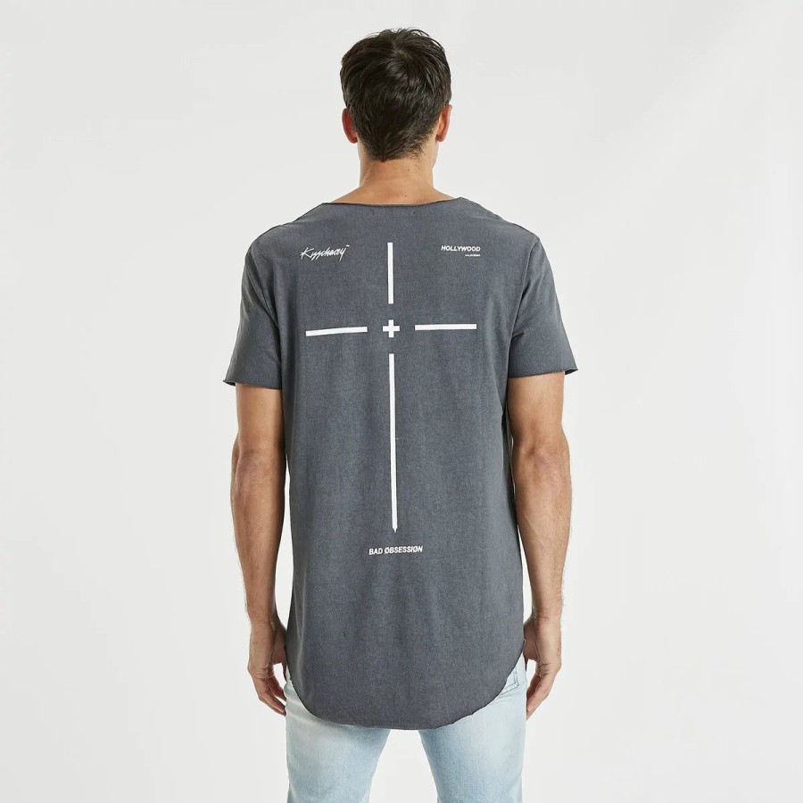 Men Kiss Chacey Tees | Animation Raw V Neck Tee- Pigment Asphalt