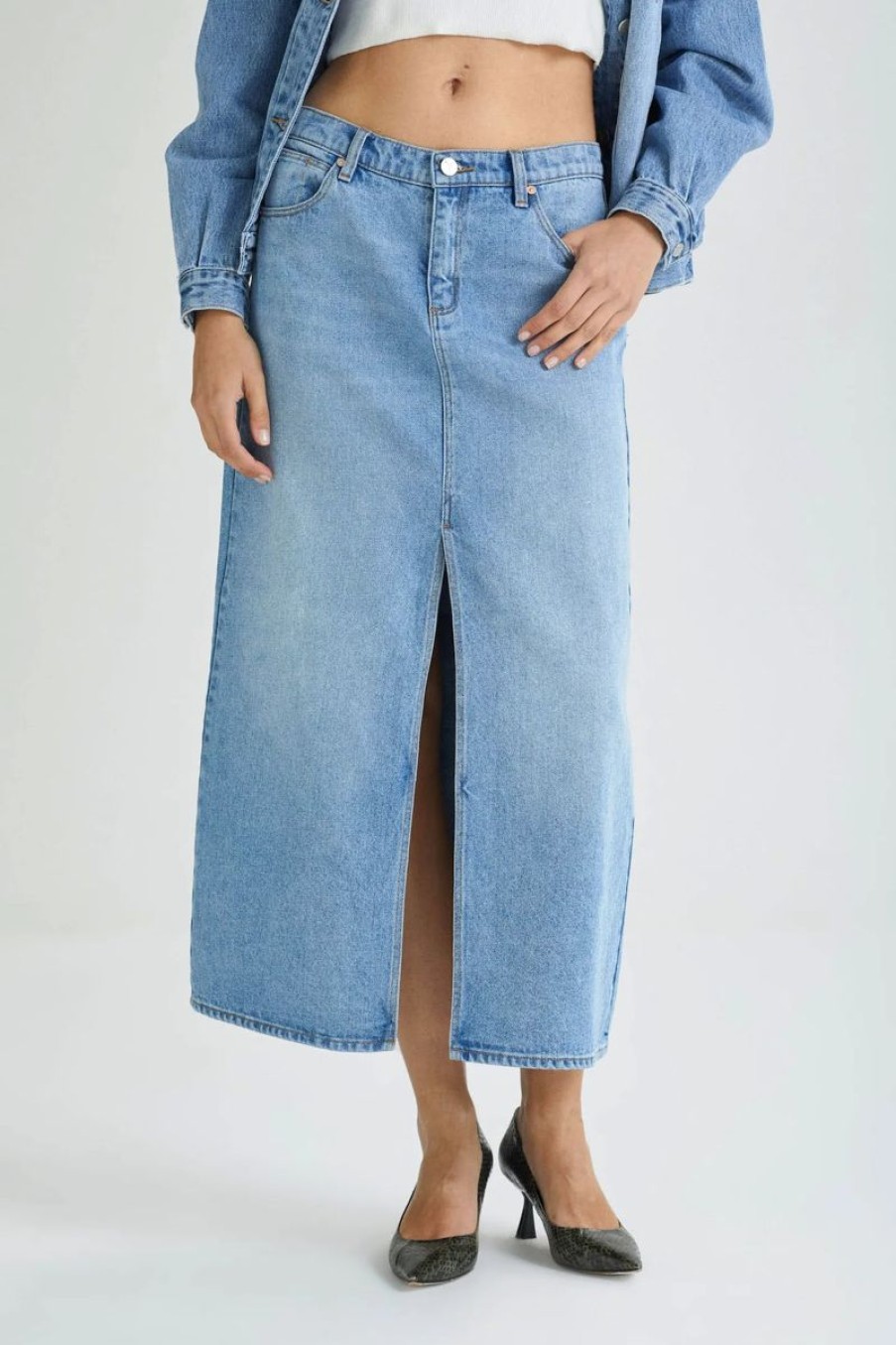 Women ABrand Denim Skirts | Abrand 99 Low Maxi Skirt-Sylvie Distressed Light Denim