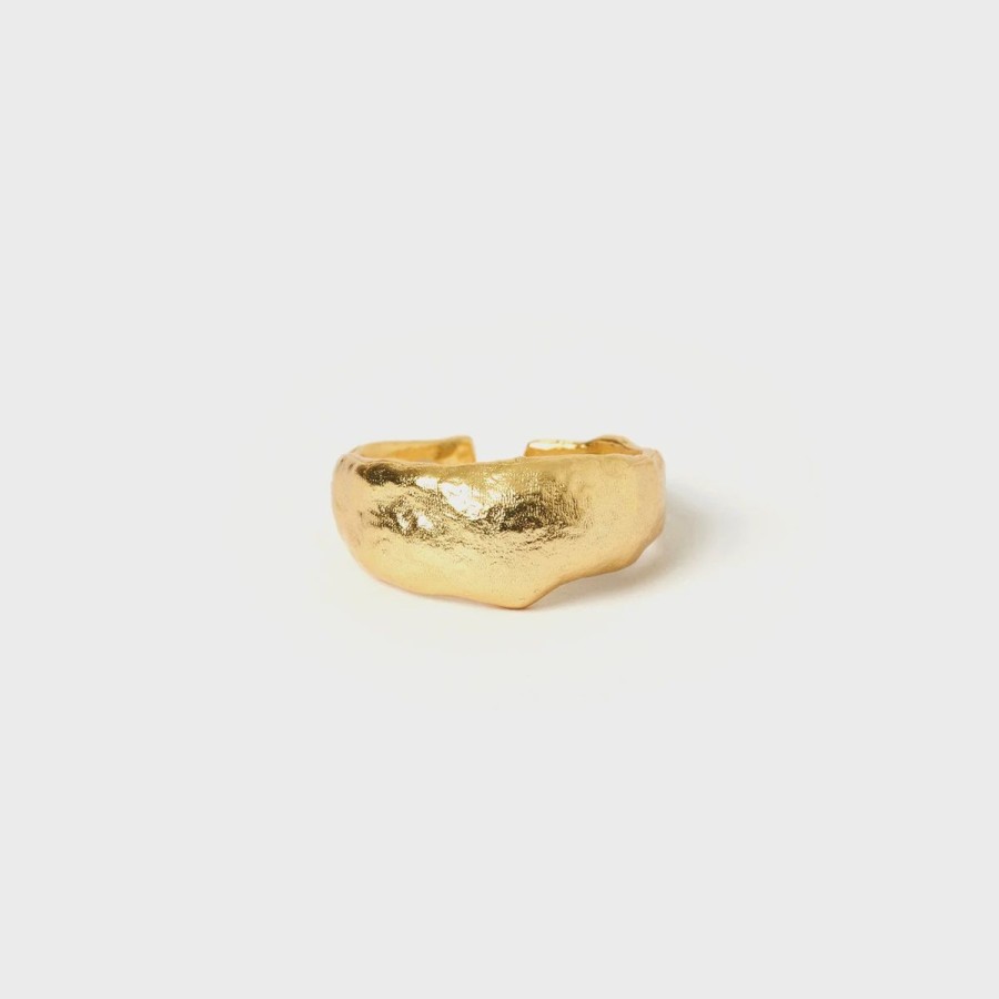 Women Arms Of Eve Jewellery | Archer Gold Ring